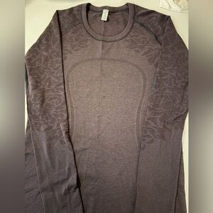 Lululemon Black Cherry Swiftly Long Sleeve Hip Length Sz 10 🍒